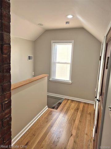 1069 Mulberry Street, Wyandotte, MI 48192