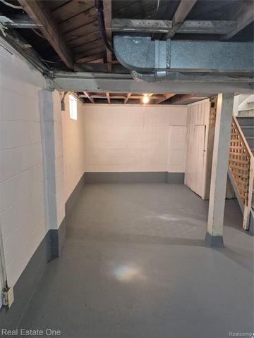 1069 Mulberry Street, Wyandotte, MI 48192