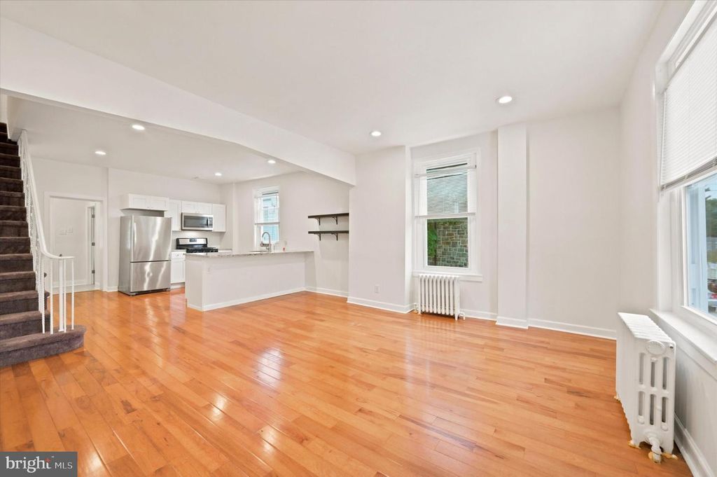 114 W SALAIGNAC ST, PHILADELPHIA, PA 19127 — photo 3