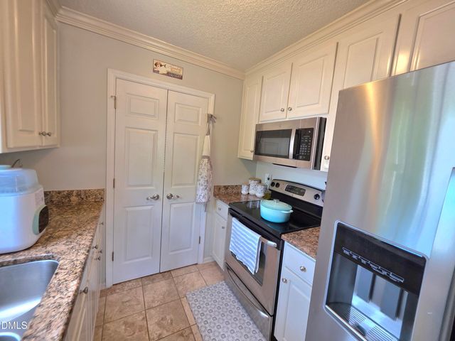 19 Atlantic Avenue, Benson, NC 27504