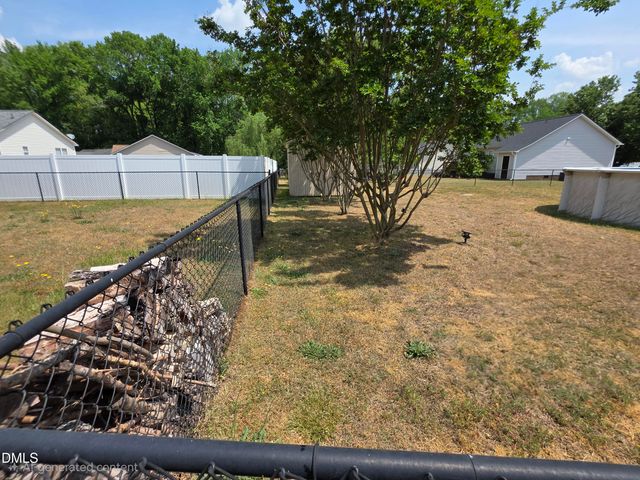 19 Atlantic Avenue, Benson, NC 27504