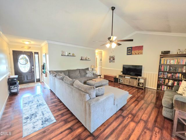 19 Atlantic Avenue, Benson, NC 27504