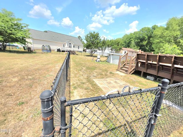 19 Atlantic Avenue, Benson, NC 27504