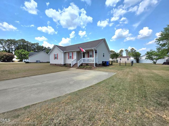 19 Atlantic Avenue, Benson, NC 27504