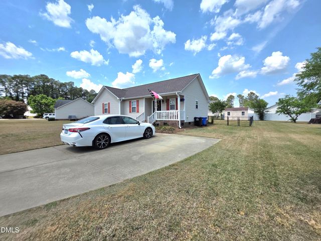 19 Atlantic Avenue, Benson, NC 27504