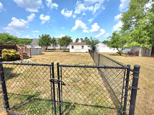 19 Atlantic Avenue, Benson, NC 27504