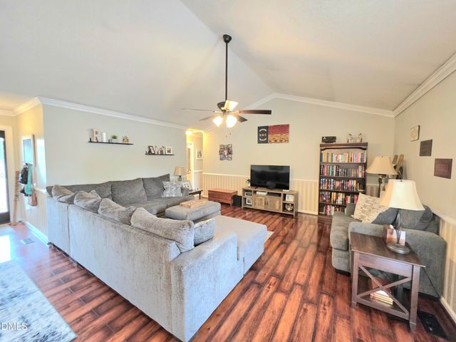 19 Atlantic Avenue, Benson, NC 27504