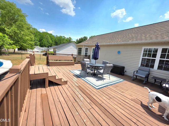 19 Atlantic Avenue, Benson, NC 27504