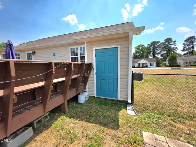 19 Atlantic Avenue, Benson, NC 27504