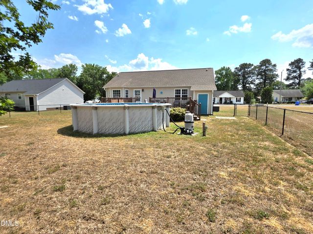 19 Atlantic Avenue, Benson, NC 27504