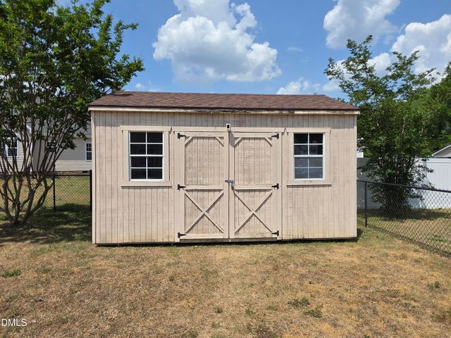 19 Atlantic Avenue, Benson, NC 27504