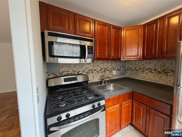 6515 Boulevard East 2E, West New York, NJ 07093