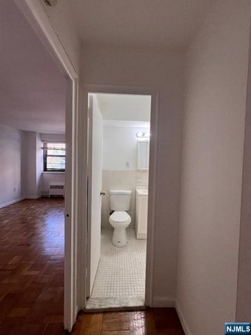 6515 Boulevard East 2E, West New York, NJ 07093