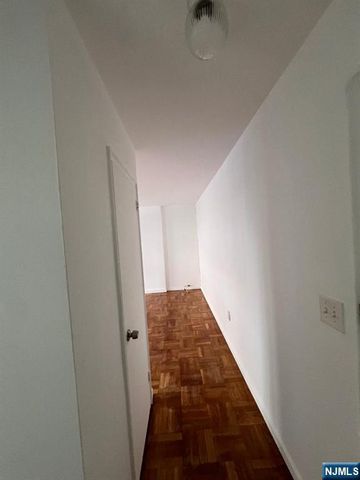 6515 Boulevard East 2E, West New York, NJ 07093