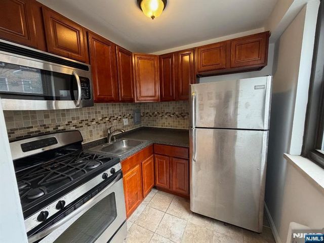 6515 Boulevard East 2E, West New York, NJ 07093