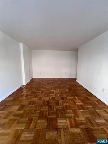 6515 Boulevard East 2E, West New York, NJ 07093