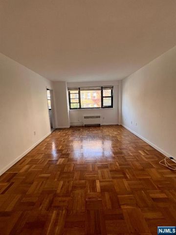 6515 Boulevard East 2E, West New York, NJ 07093