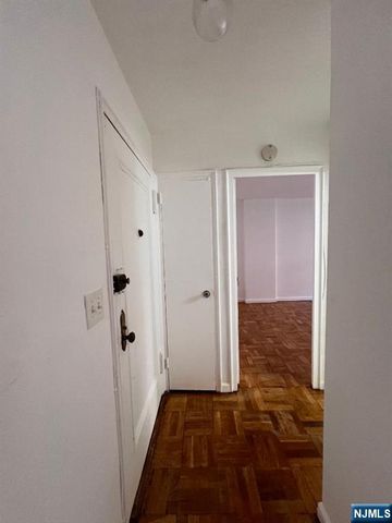 6515 Boulevard East 2E, West New York, NJ 07093