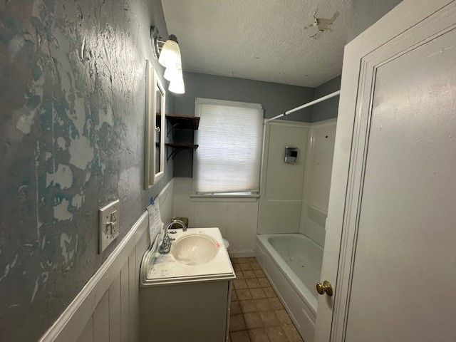 360 Dappenbrook Rd, Brighton Twp, PA 15009