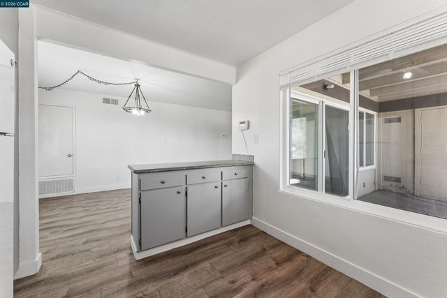 355 Parkview Ter 7, Vallejo, CA 94589