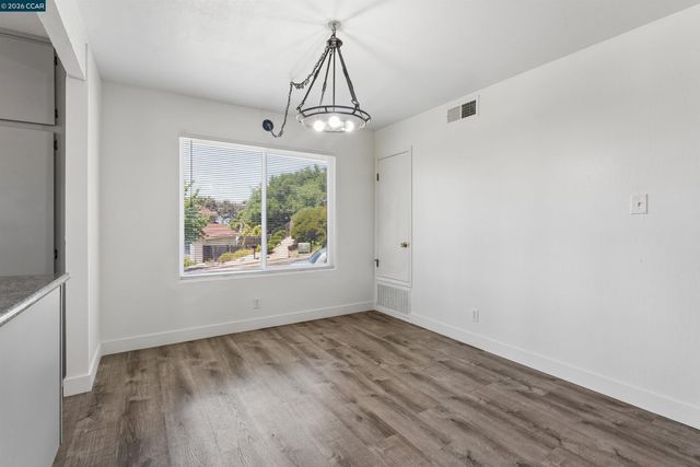 355 Parkview Ter 7, Vallejo, CA 94589