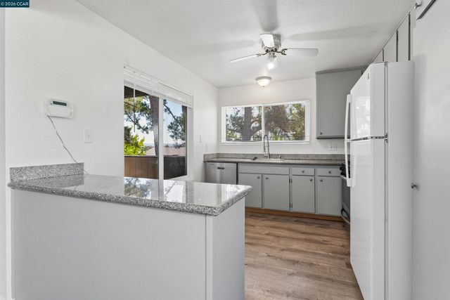 355 Parkview Ter 7, Vallejo, CA 94589