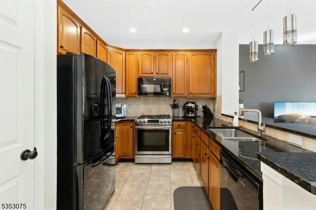 211 Swanstrom Pl 211, Union Twp., NJ 07083