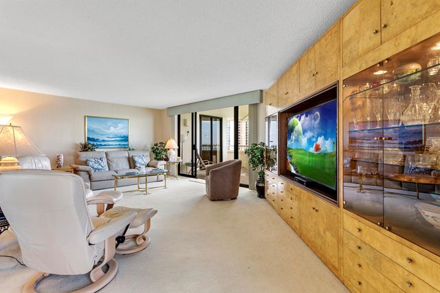 5070 N Ocean Drive 10c, Singer Island, FL 33404