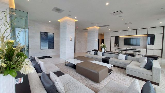 363 E Wacker Drive 9101, Chicago, IL 60601