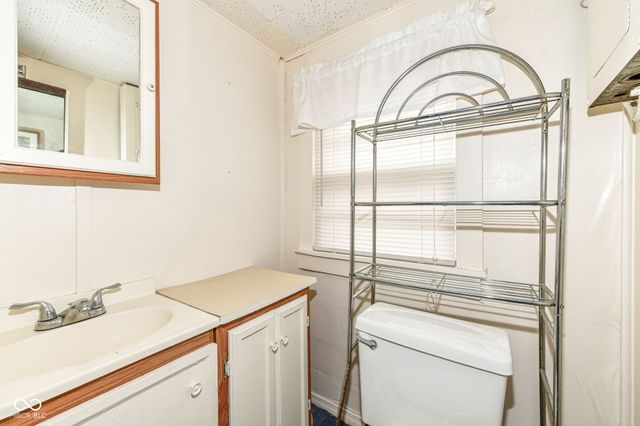 2232 S H Street, Elwood, IN 46036