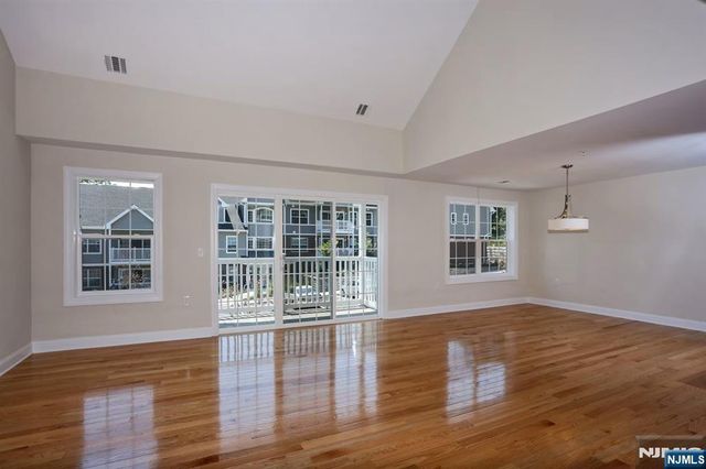2-48 Grove Avenue 12, Cedar Grove, NJ 07009