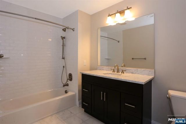 2-48 Grove Avenue 12, Cedar Grove, NJ 07009