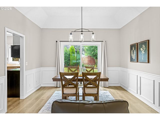 807 ALICIA Ct, West Linn, OR 97068