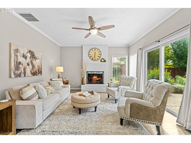 807 ALICIA Ct, West Linn, OR 97068