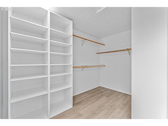 807 ALICIA Ct, West Linn, OR 97068