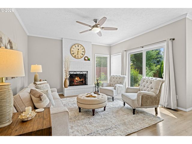 807 ALICIA Ct, West Linn, OR 97068
