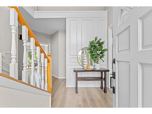 807 ALICIA Ct, West Linn, OR 97068