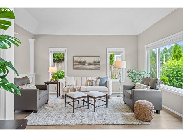 807 ALICIA Ct, West Linn, OR 97068