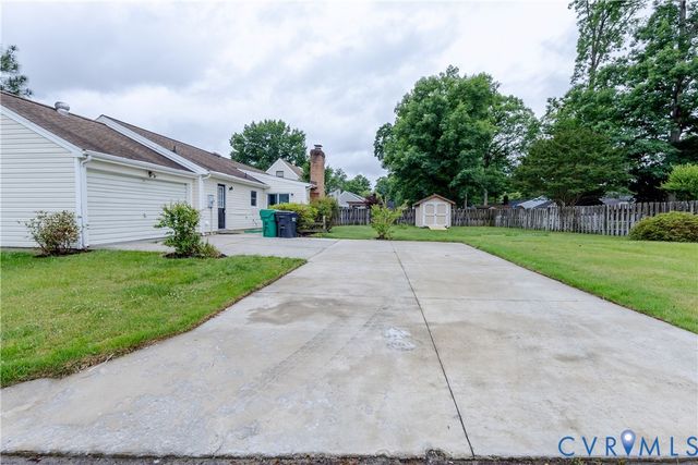 3830 Perthshire Ln, Colonial Heights, VA 23834