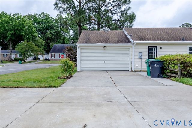 3830 Perthshire Ln, Colonial Heights, VA 23834