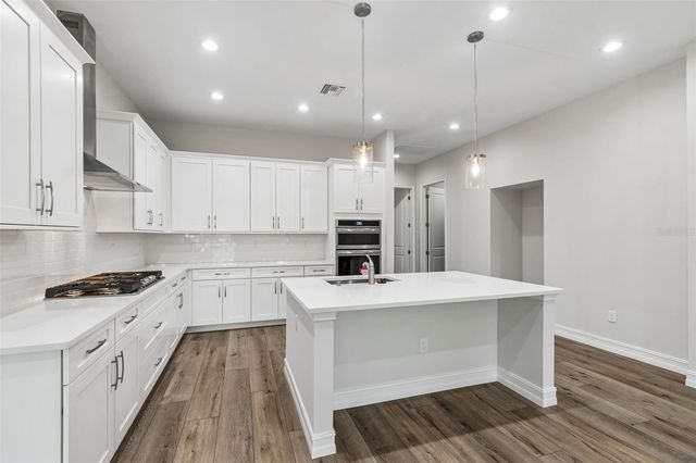 4779 MAJESTIC HILLS LOOP, Brooksville, FL 34601