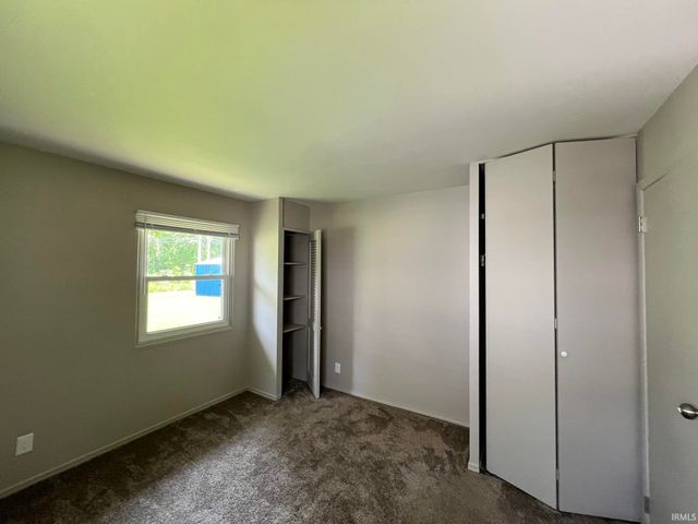 1104 Larch Lane, Fort Wayne, IN 46825