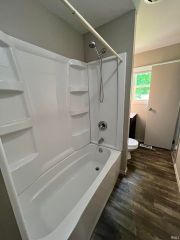 1104 Larch Lane, Fort Wayne, IN 46825