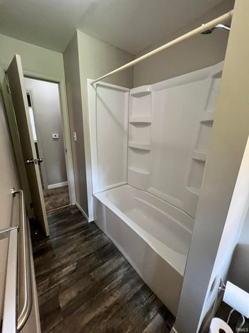 1104 Larch Lane, Fort Wayne, IN 46825