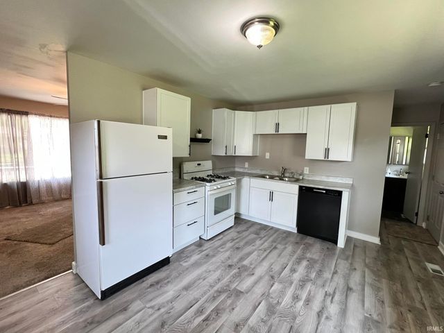 1104 Larch Lane, Fort Wayne, IN 46825