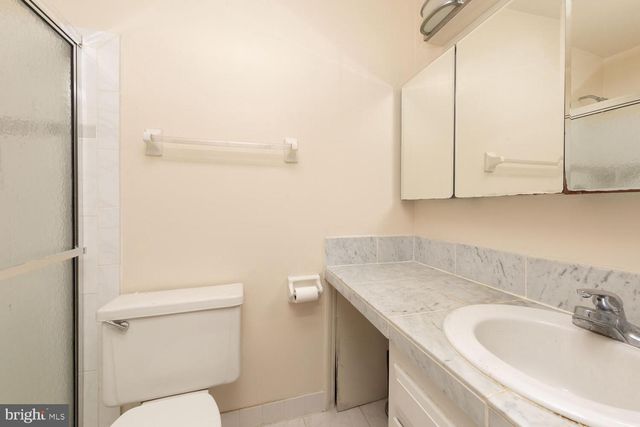 215 N 23RD ST, Philadelphia, PA 19103
