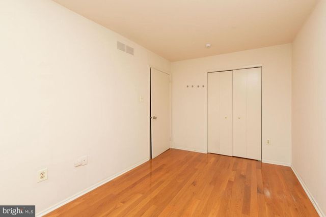 215 N 23RD ST, Philadelphia, PA 19103