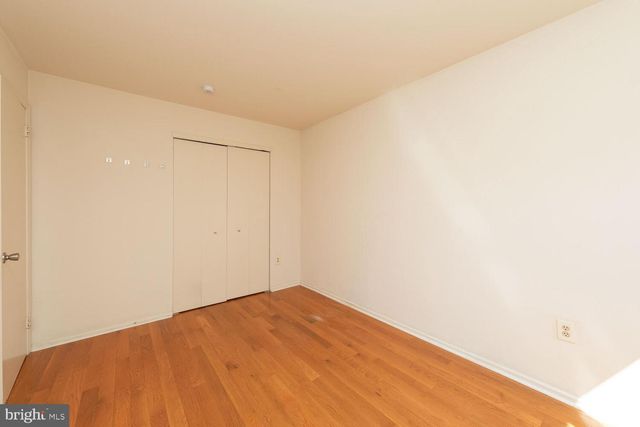 215 N 23RD ST, Philadelphia, PA 19103