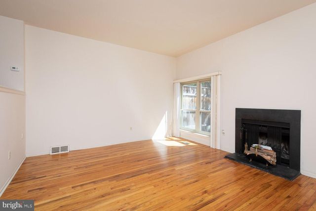 215 N 23RD ST, Philadelphia, PA 19103