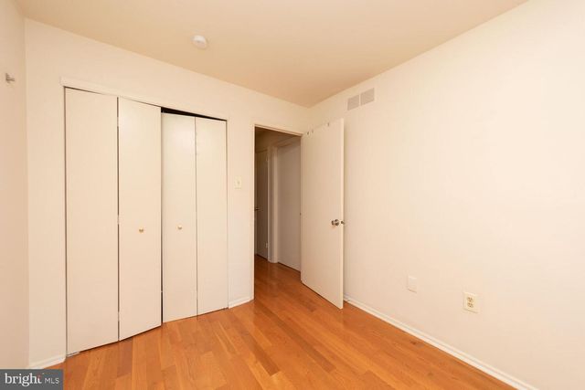 215 N 23RD ST, Philadelphia, PA 19103